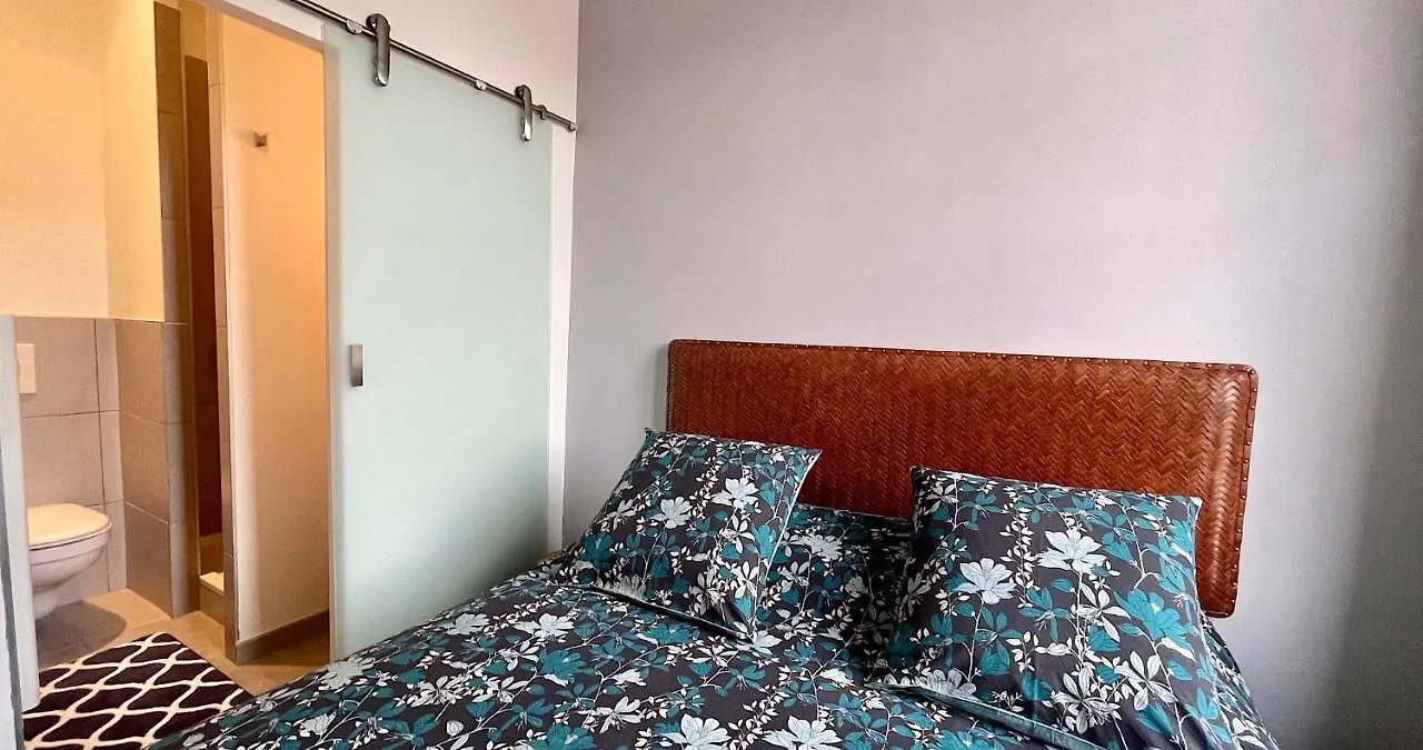 Appartement Quai du Félibre à LʼIsle-sur-la-Sorgue 0*,
