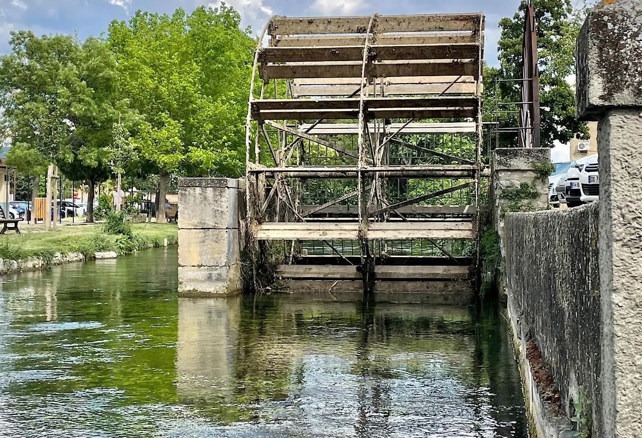 Appartement Quai du Félibre à LʼIsle-sur-la-Sorgue