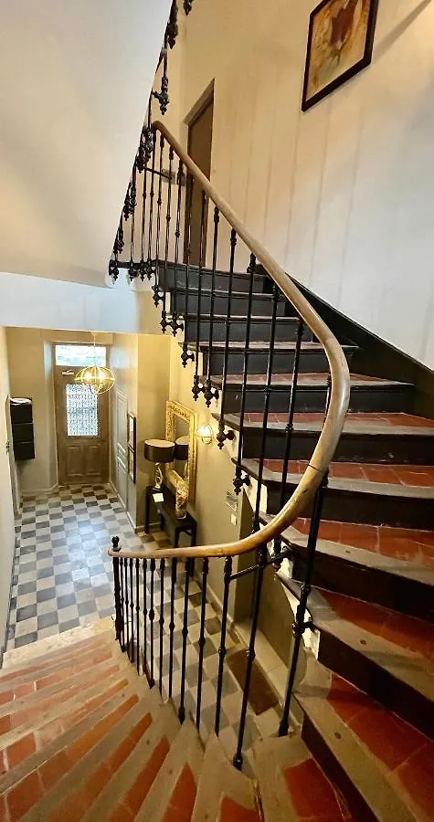 Appartement Quai du Félibre à LʼIsle-sur-la-Sorgue 0*,  France