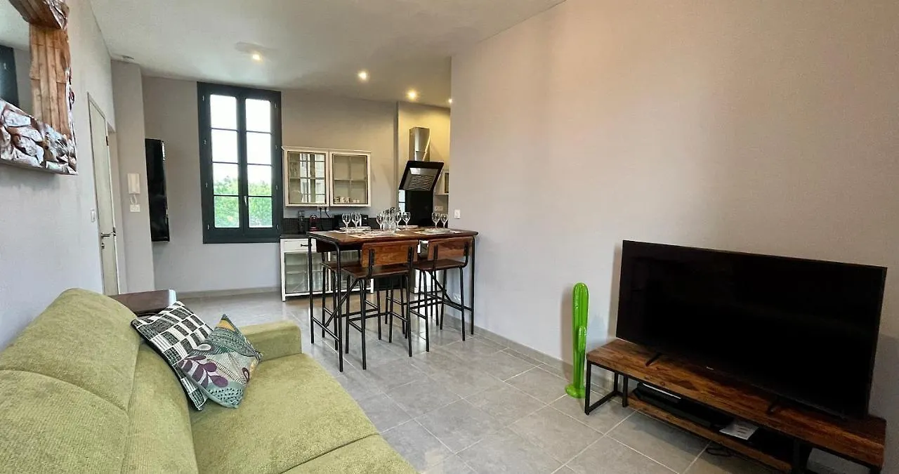 Appartement Quai du Félibre à LʼIsle-sur-la-Sorgue